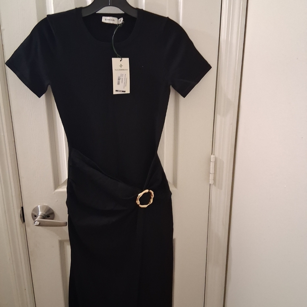 Elegant Black Midi Dress with Gold Accent